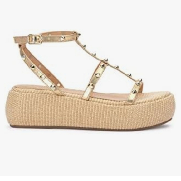 Jessica Simpson Shoes - Jessica Simpson Gold Pascha Platform Sandals Size 11
